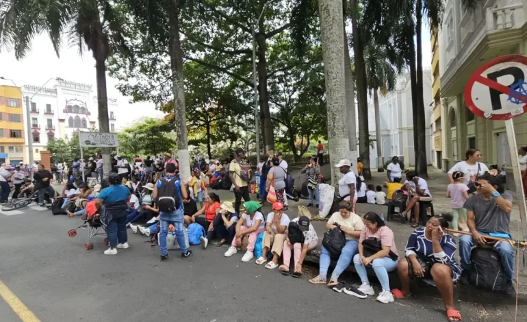 El edificio llevó a La Minta Cali, y la calle marchó por las calles principales

 – Primer plano