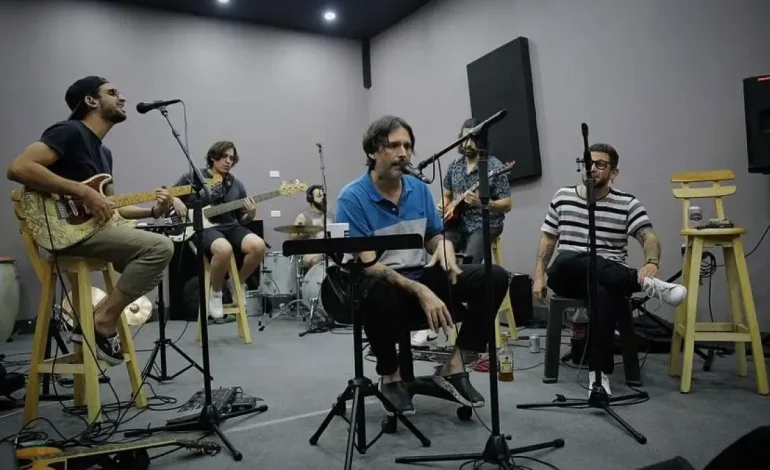 El vocalista de «The Inside» fue filmado en el norte de Barranquilla: ¿Por qué lo lastimaron?
– Primer plano