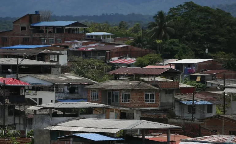 Es un sector completamente desempleado debido a «Shottas» y «Spartan»; 98 casas están abandonadas
– Primer plano