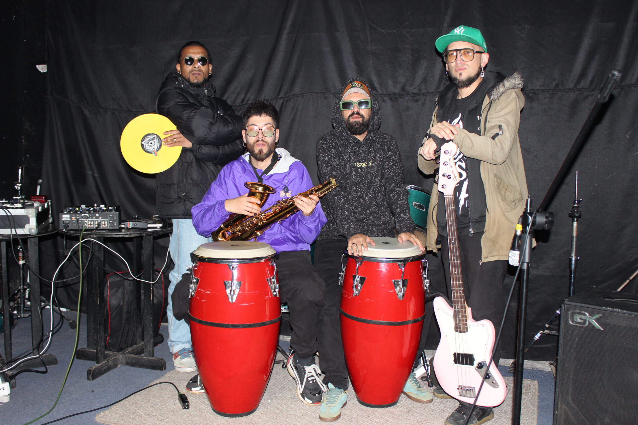 La Montunea: salsa alternativa de pasto.

 – Primer plano