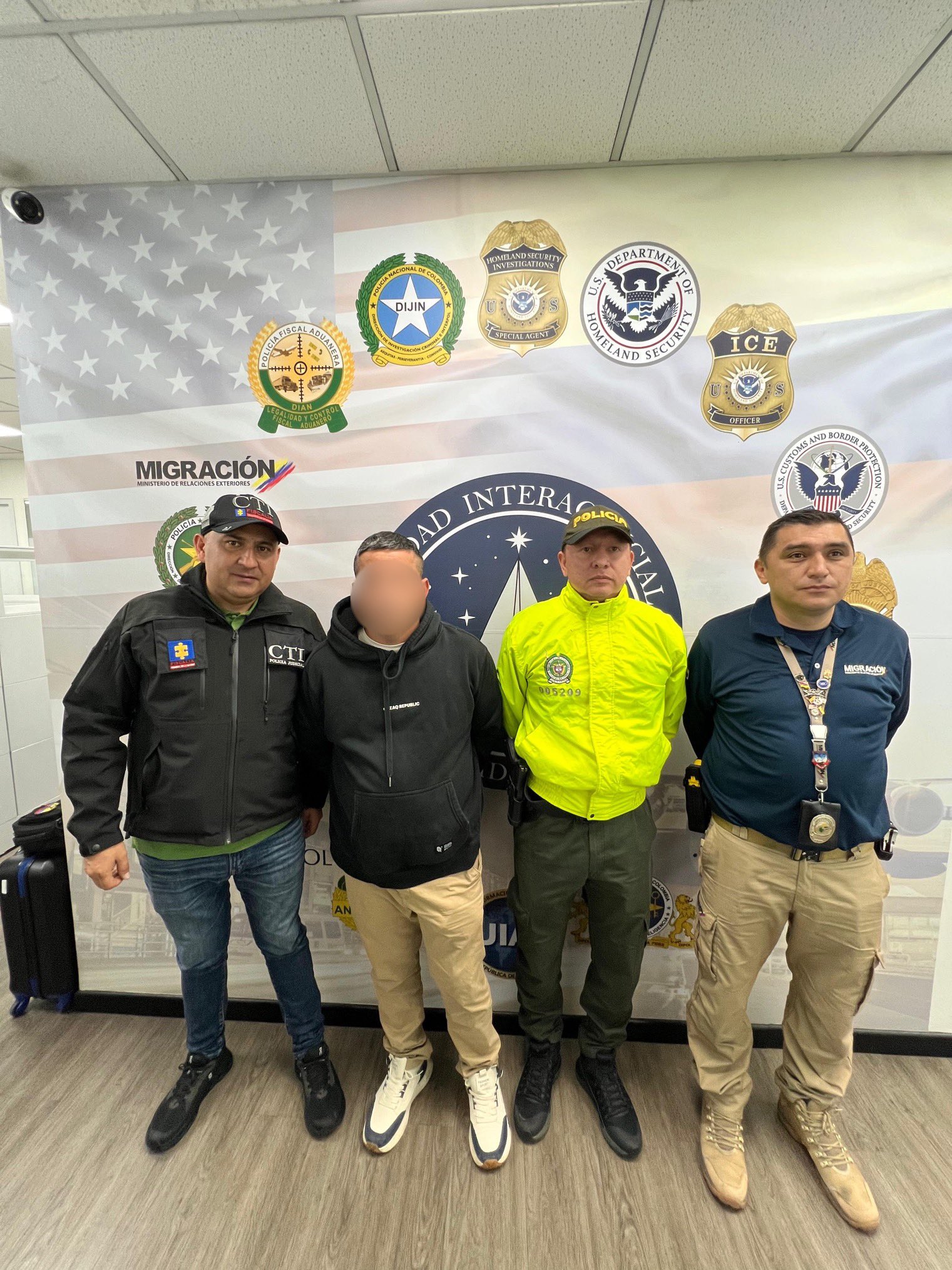 Los ciudadanos ekuadorianos buscaron el tráfico de drogas y el terrorismo en Bogotá

 – Primer plano