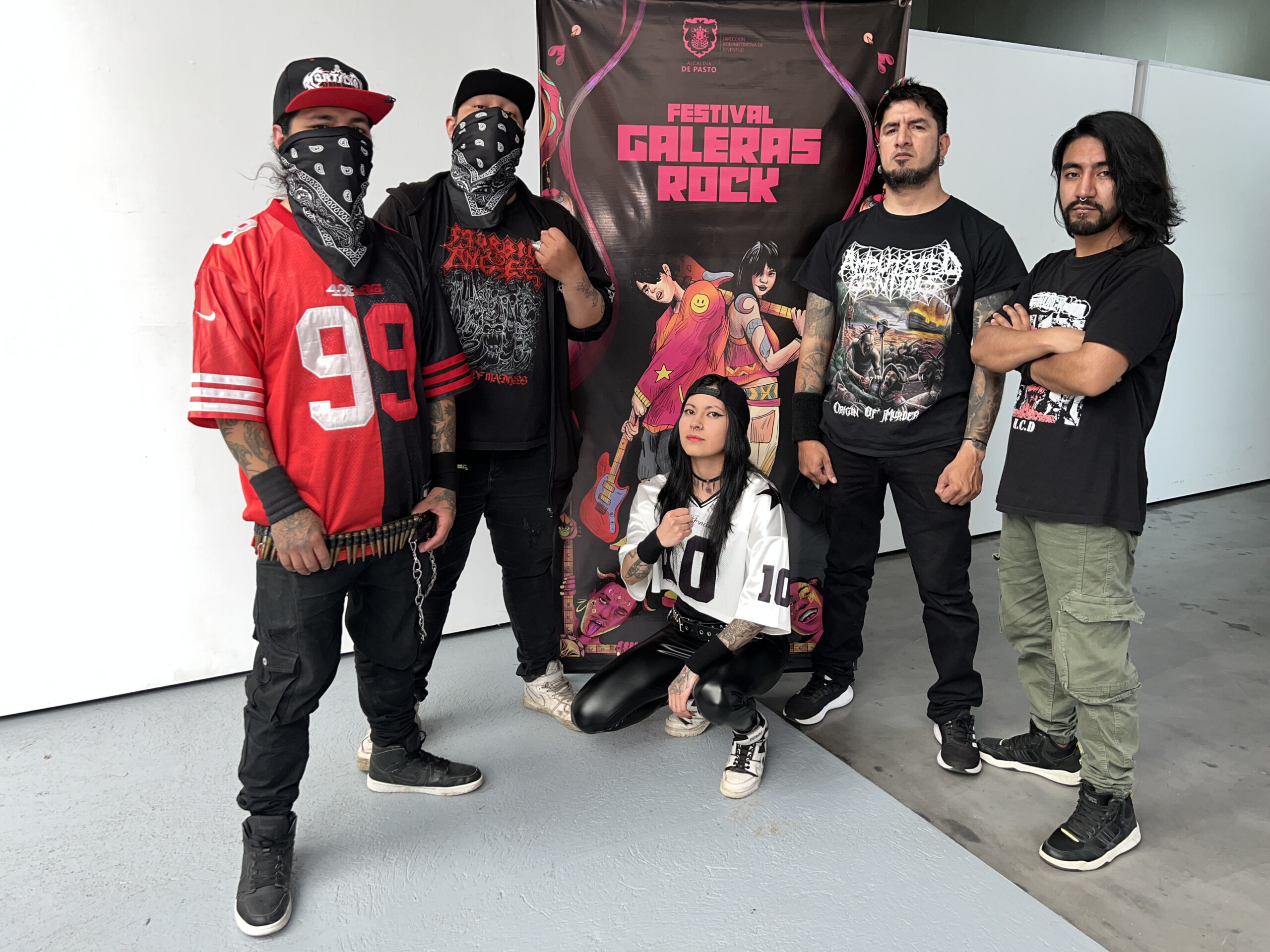 Rock vive en pasto

 – Primer plano