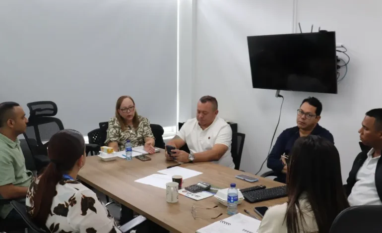 «La deuda millonaria de EPS expone la atención al bajo calibre, el sur de Córdoba y el sur de Bolívar»
– Primer plano