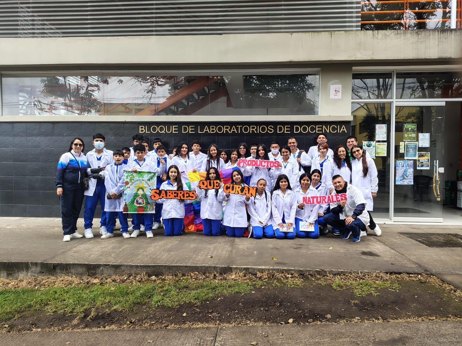 Aprender a sanar con raíces y ciencia

 – Primer plano