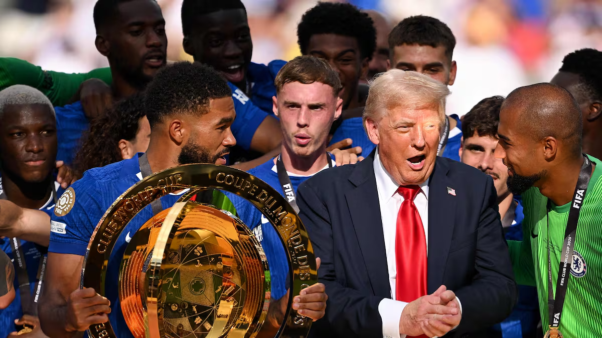 Trump se quedó con el trofeo original de la Copa Mundial de Clubes

 – Primer plano