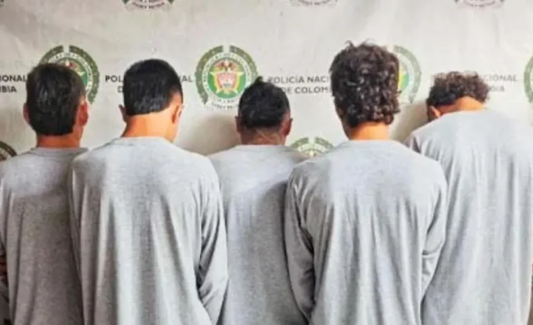 Triple temores de menores debido al asesinato

 – Primer plano