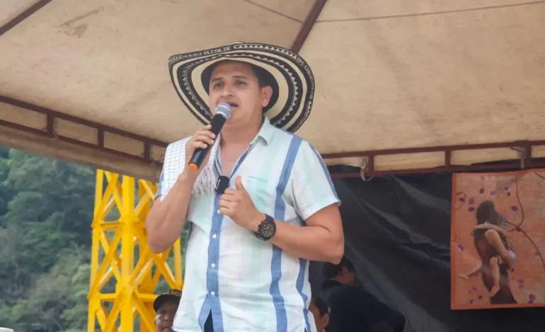 ‘Tú. Ministro de Defensa, pague sus ojos a Valdivia para atrapar a un criminal y el autor de «Mula Bomb»

 – Primer plano