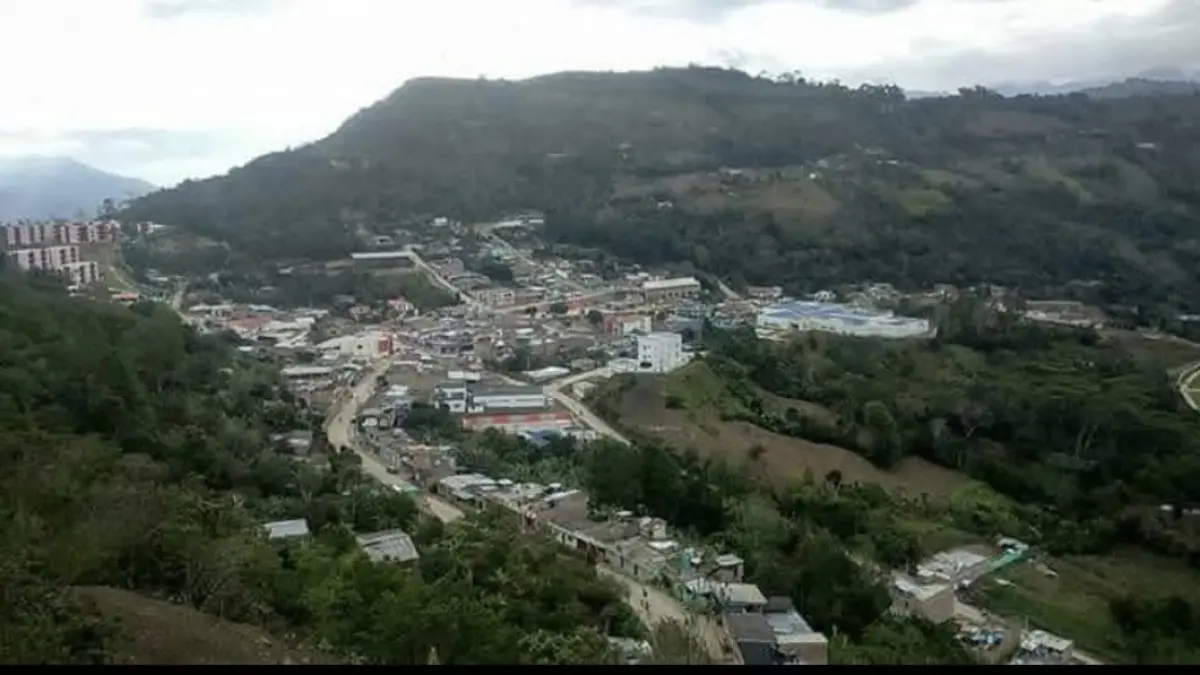 Un ataque terrorista con drones explosivos contra la estación de policía, entraron en pánico en Peñol (Nariño) unas horas después de organizar la fiesta patrón

 – Primer plano