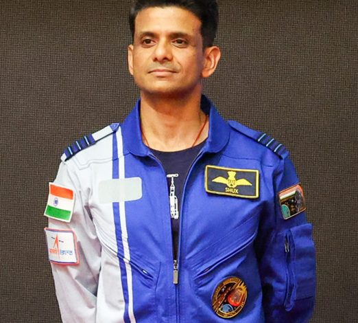 Regreso a la Tierra – 

 – Primer plano