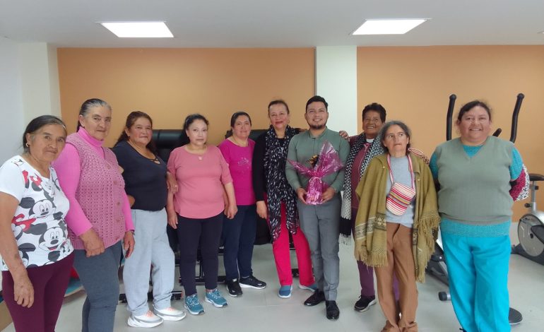 Recreación y movimiento para adultos mayores

 – Primer plano