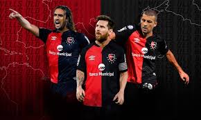 in Alive Newells vs Banfield: Argentine Soccer 2025

 – Primer plano