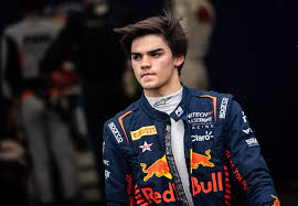 Sebastian Montoya hace historia en F2, ¡sigue un patrimonio histórico!

 – Primer plano