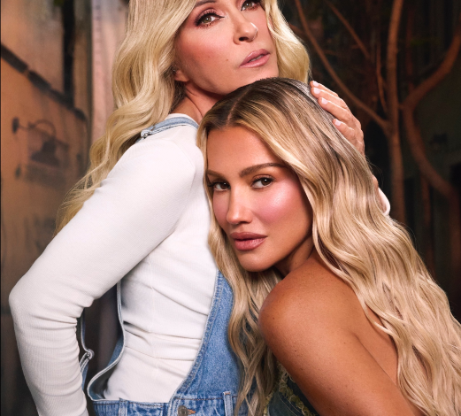 Fanny Lu y Yuri lanzan el video clip de «Otro juego» 
 – Primer plano