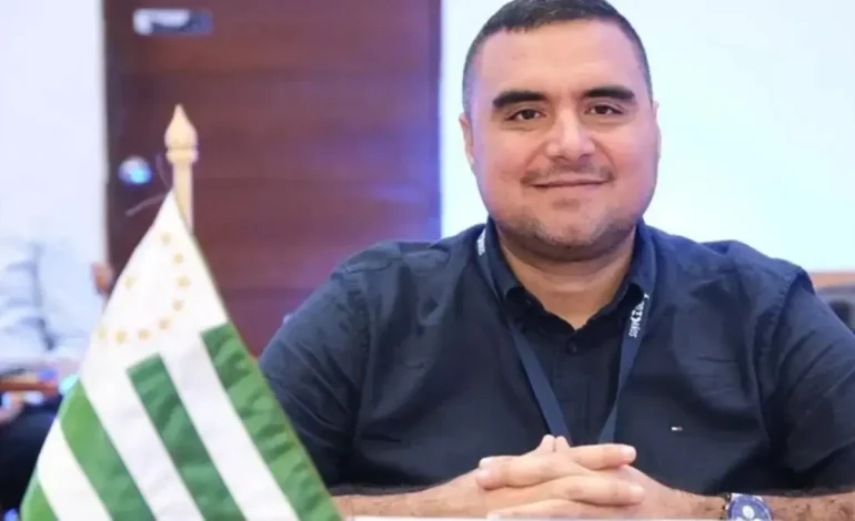 Luis Francisco Ruiz dice, el presidente que enfrenta la amenaza de los disidentes hoy

 – Primer plano