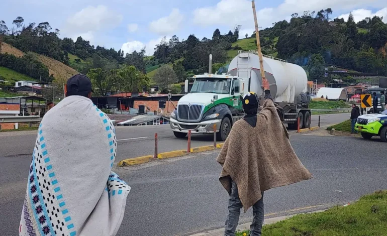 Litros de deficiencia de leche, alimentos y combustible

 – Primer plano