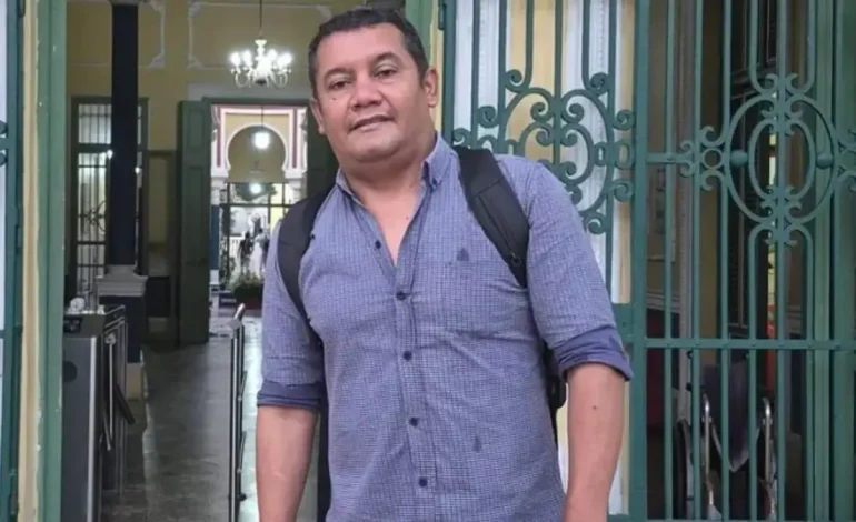 Hitman fue mirado a un arma de fuego

 – Primer plano