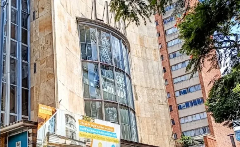 Un desastre del icónico Teatro Lido, que ha sido reparado durante más de 6 años

 – Primer plano