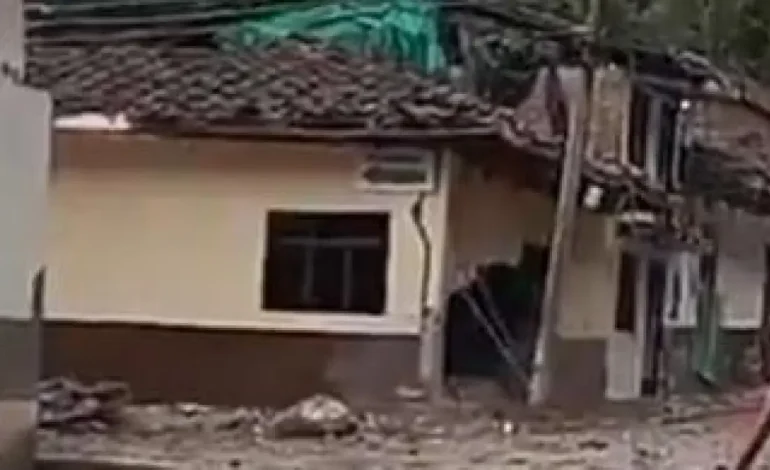 Explosiones durante la celebración de la Fundación La Vega

 – Primer plano