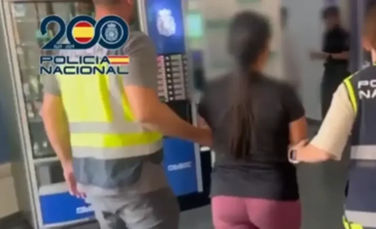 Capturan a un médico falso que trabajó en la clínica policial y hospitales infantiles en Soledad, Atlánnico en Valencia (España)
 – Primer plano