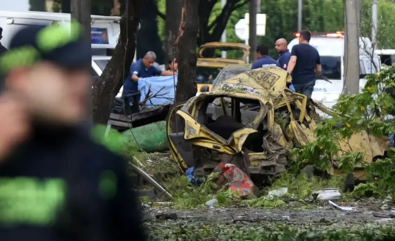 Ataque terrorista frente a la base aérea de Cali

 – Primer plano