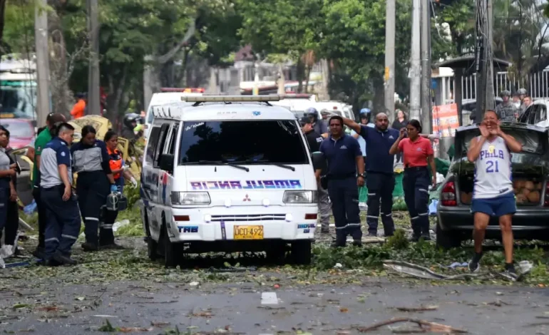 Ataque en la base aérea de Cali

 – Primer plano