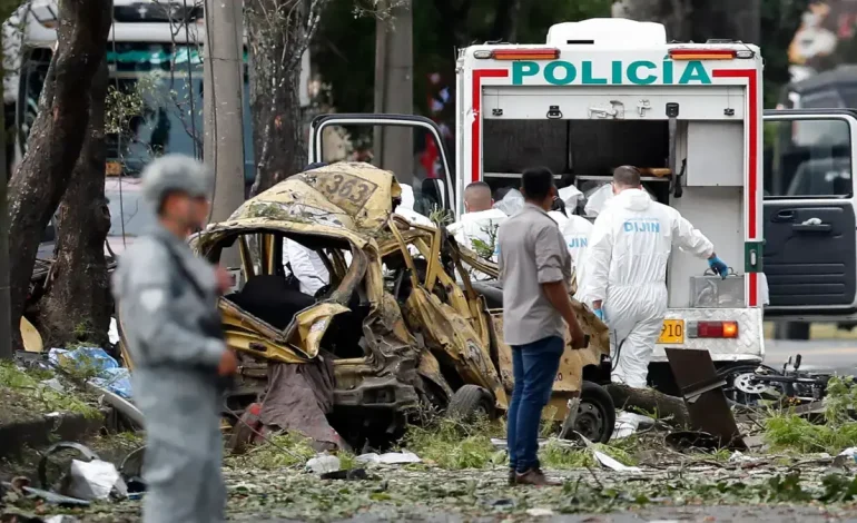 Por lo tanto, el área directa de la base aérea de Marco Fidel Suárez fue destruida en absoluto después de un ataque terrorista

 – Primer plano