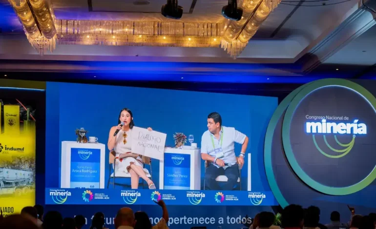 El nuevo pulso, que aparece entre la gerencia y la legislativa, se referiría al borrador de la nueva ley minera
 – Primer plano