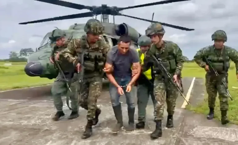 La comunidad trató de prevenir el hombre peligroso de los disidentes.

 – Primer plano