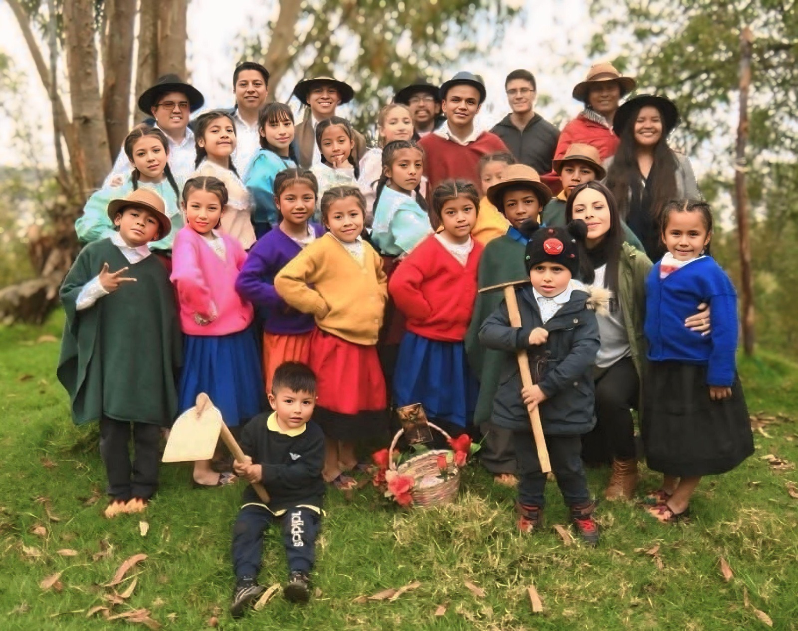 Runakay y los lazos dorados de Balconcito de generaciones

 – Primer plano