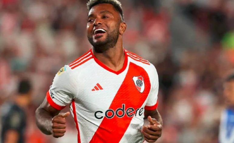 Colombianos en el río y su preparación para hoy

 – Primer plano