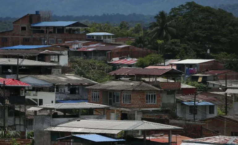 Condenan el toque de queda en la comuna 12, asociada por pandillas criminales; Los habitantes de otras áreas son limitados antes del anochecer

 – Primer plano