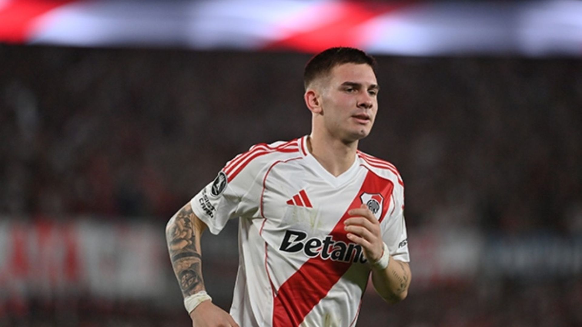 El nuevo jugador del Real Madrid

 – Primer plano