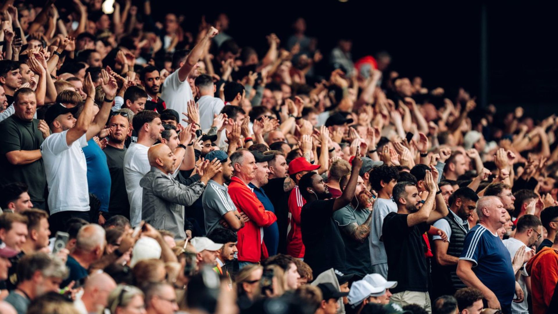 La corbata del Manchester United

 – Primer plano