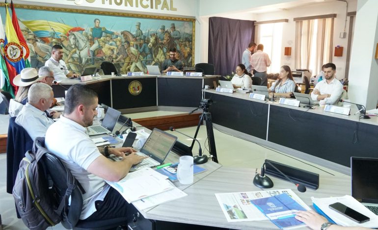 Consejo del Santio pospuso una decisión de préstamo para una carretera
 – Primer plano