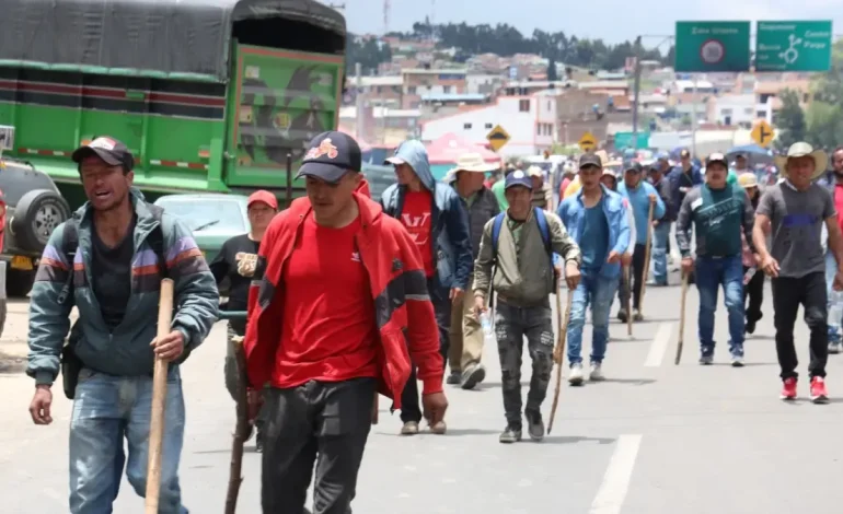 El castillo continúa y las autoridades continúan las tablas de diálogo

 – Primer plano