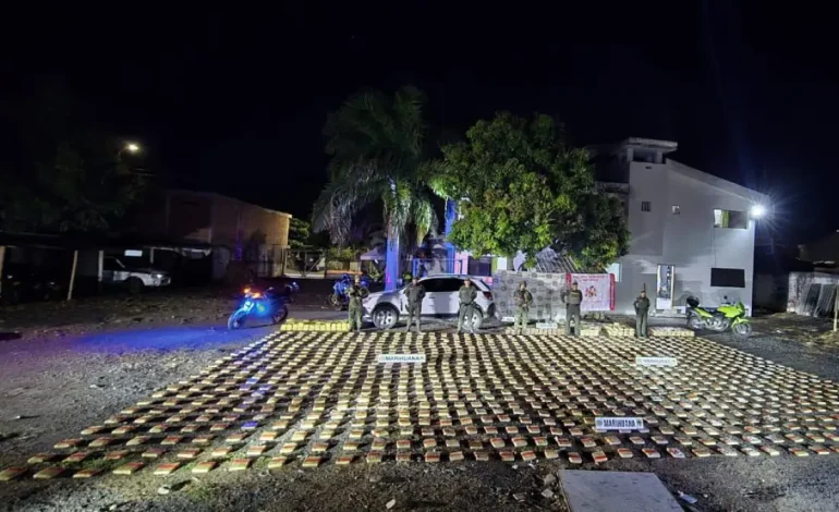 En la búsqueda del cine, las autoridades tomaron más de una tonelada de marihuana en el vehículo, que fue movilizada en Valle del Cauca

 – Primer plano