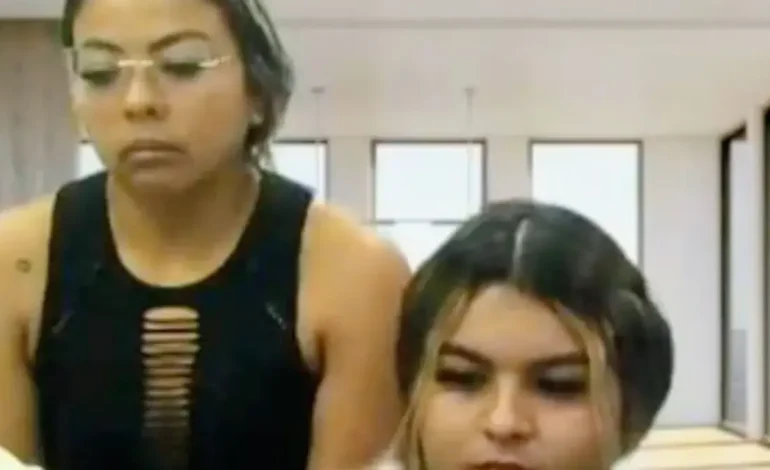 Estaban en un camión alto

 – Primer plano