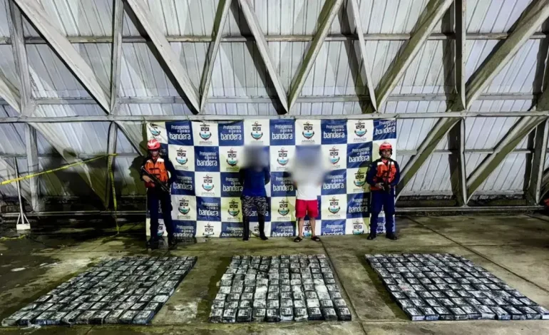 Fue una operación confiscar cargas de cocaína por valor de más de 64,000 millones de pesos, ocultos en łódź, cerca de Isla Gorgon

 – Primer plano