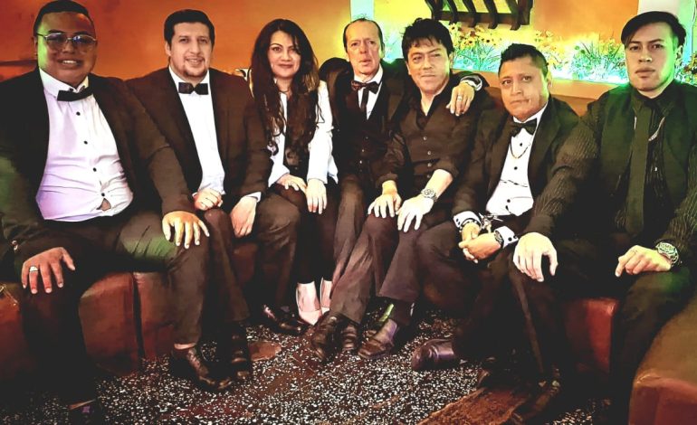 La compañía: 35 años de balada romántica

 – Primer plano