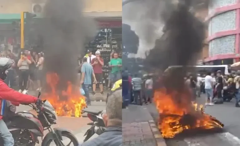 La comunidad prendió fuego a la motocicleta de los presuntos ladrones después de tratar de robar a una persona en Bucaramanga

 – Primer plano