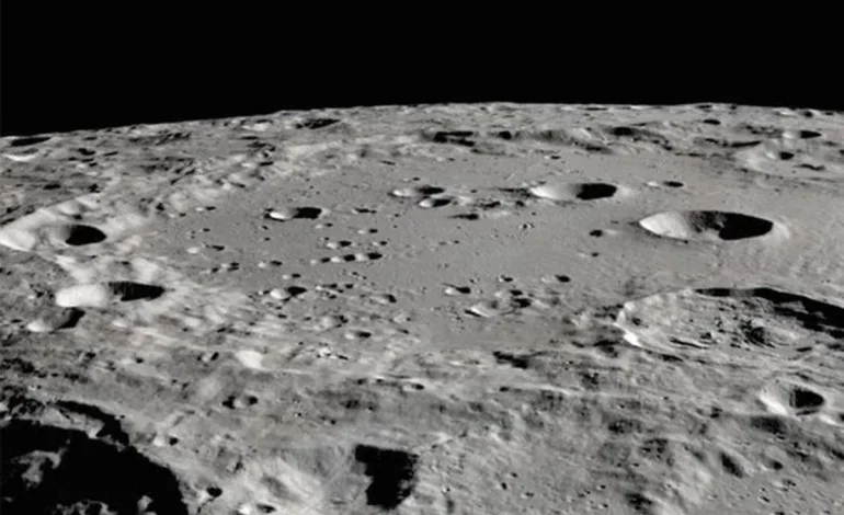 La luna temblora: las tierras lunares amenazan los planes de colonización

 – Primer plano