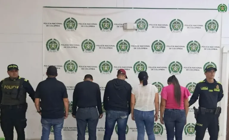 Pagó 40,000 a menores y luego elimina el dinero por su fuente de ingresos.
– Primer plano