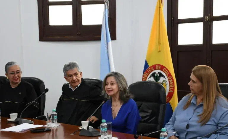 Secretario de Salud adoptado como gobernador responsable de Valle del Cauca

 – Primer plano