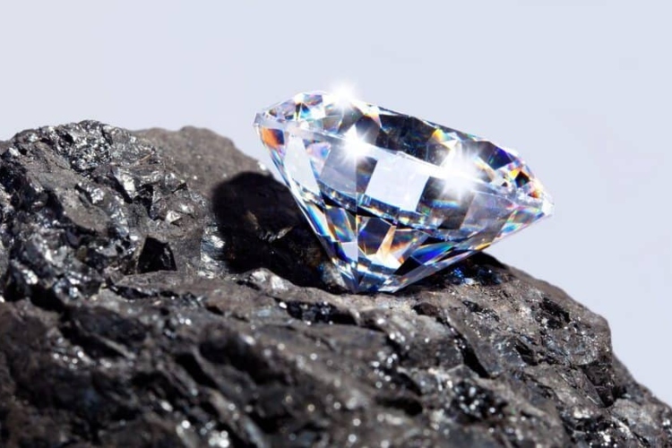 Crean diamantes «extraterrestres» más duro que la naturaleza

 – Primer plano