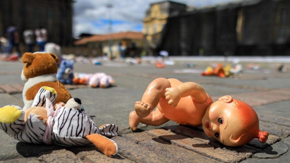 Nuevos detalles de la tragedia provocada por un hombre armado disfrazado de payaso en Halloween; La policía lo busca por la muerte de una niña de 8 años en el Valle

 – Primer plano