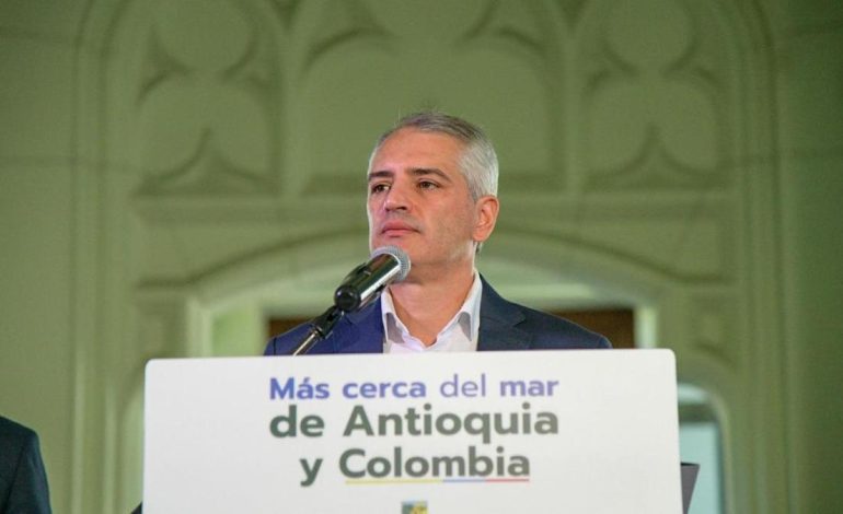El gobernador Antioquia, Andrés Reddón, anuncia el Consejo de Seguridad después de un ataque a la Torre de Energía EPM en Medellín
– Primer plano