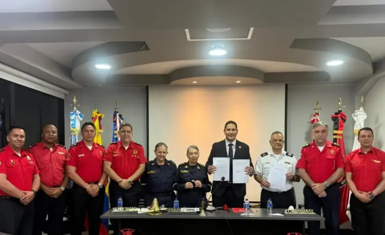 ¿Cuál es la Convención de la Brigada de Bomberos de Cali con las autoridades y miembros de las agencias auxiliares de Ecuador?

 – Primer plano