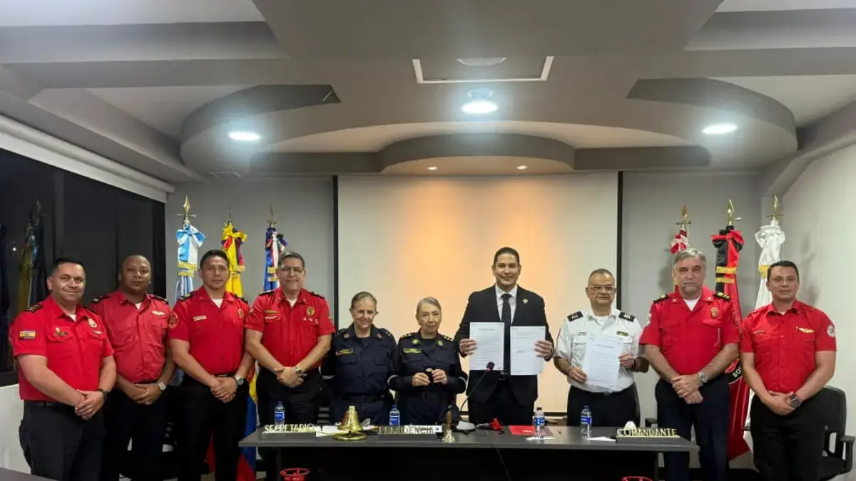 ¿Cuál es la Convención de la Brigada de Bomberos de Cali con las autoridades y miembros de las agencias auxiliares de Ecuador?

 – Primer plano