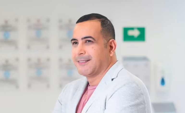 La defensa del cirujano Gabriel Monterrosa niega las malas prácticas y confirma que no hay sanciones o procesos actuales contra él.

 – Primer plano