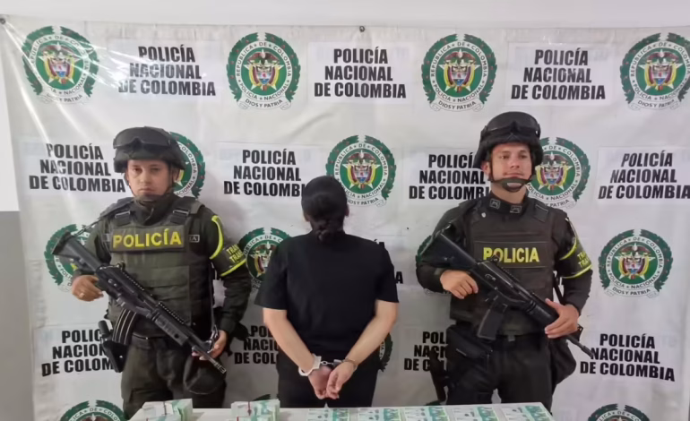 Se movilizó en un vehículo en la carretera entre Buenaventura y Buga

 – Primer plano